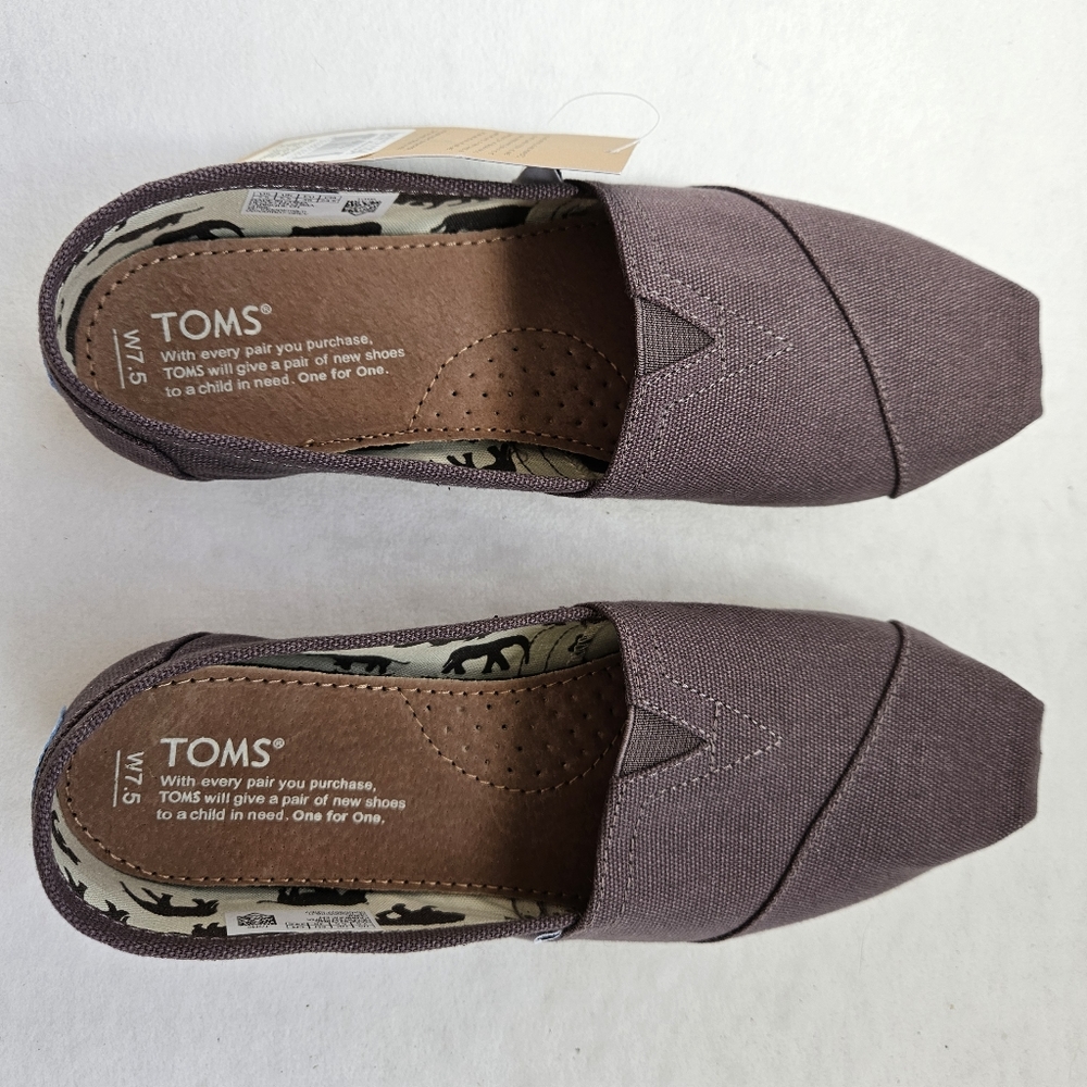 TOMS Women's Size 7.5 Ash Canvas Classic Slip-On Flat Shoes NWT - Picture 5 of 8